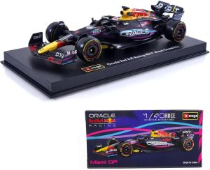 F1 Red Bull 2023 Miami GP M. Verstappen with helmet - skala 1:43
