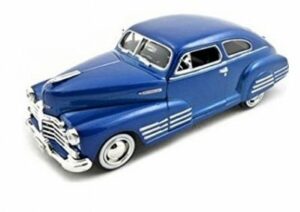 Chevrolet Aerosedan Fleetline 1948 blå- skala 1:24