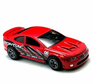 Pontiac GTO 2006 no06 röd - Hot Wheels 1:64