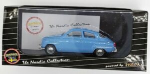 Saab 96 LHD 1962 ljusblå - skala 1:43
