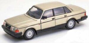 Volvo 240 GL guld - skala 1:24