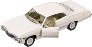 Chevrolet Impala 1967 vit - skala 1:43