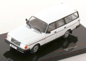 Volvo 240 Kombi/Polar 1990 vit - skala 1:43